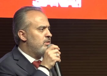İLLE DE ROMAN OLSUN