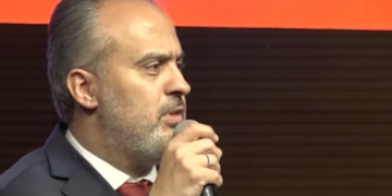 İLLE DE ROMAN OLSUN