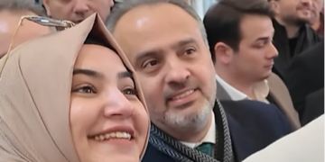 BİZİMKİSİ BİR AŞK HİKAYESİ