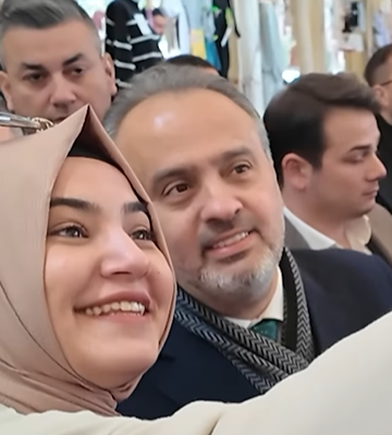 BİZİMKİSİ BİR AŞK HİKAYESİ