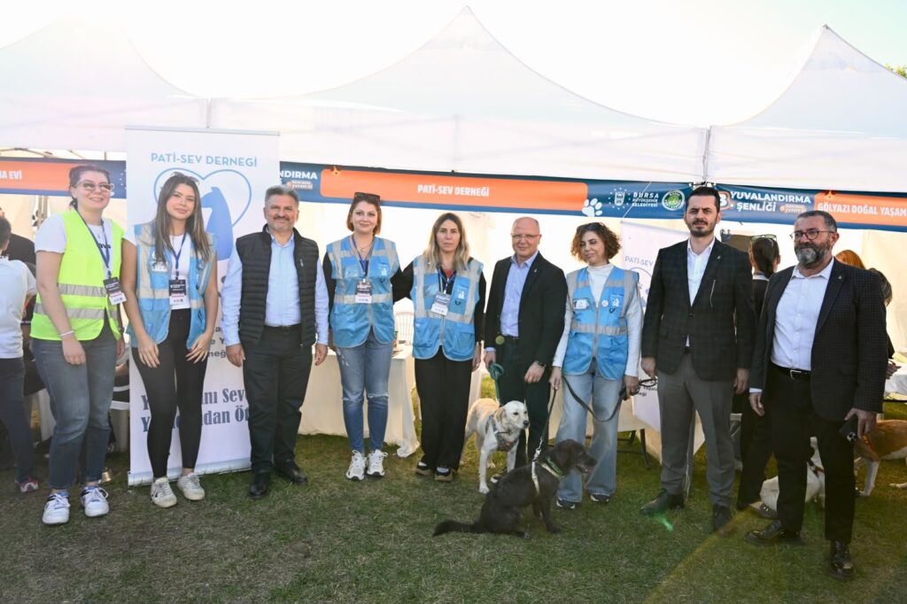 Yuvalandırma Şenliği’ne katılan protokol üyeleri